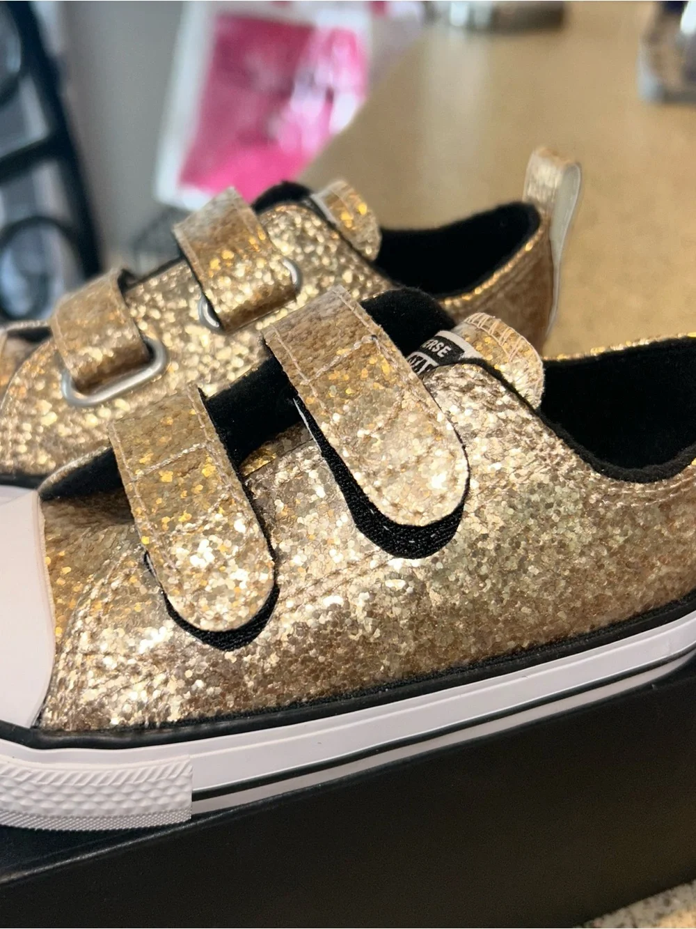 Converse shiny gold